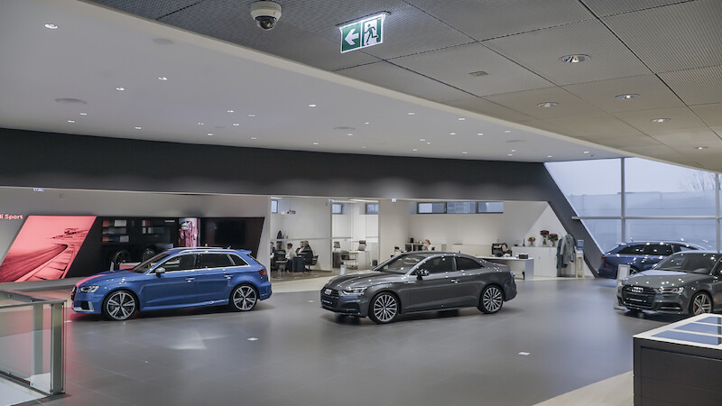 Audi Centrum Warszawa Okęcie - nowy salon czterech pierścieni